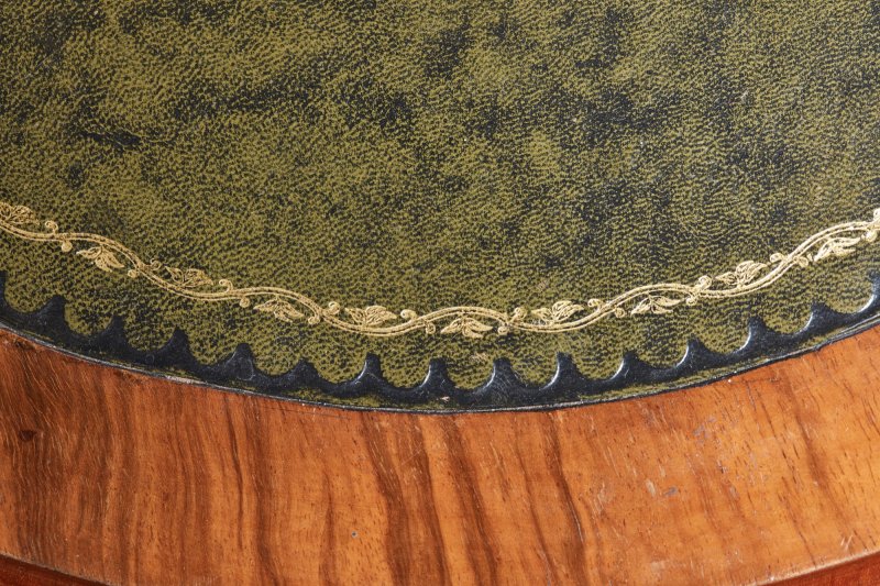 Fine Antique Victorian Burr Walnut Kidney Shaped Writing Desk - Image 15